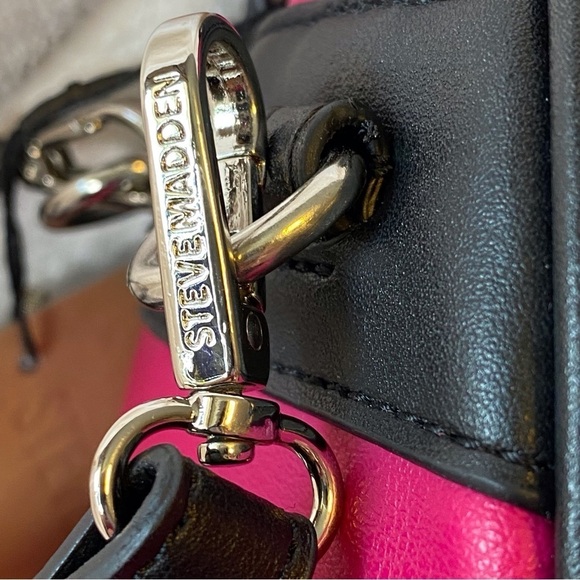 BNWT Steve Madden: Fushia Mini Backpack. - Picture 8 of 14